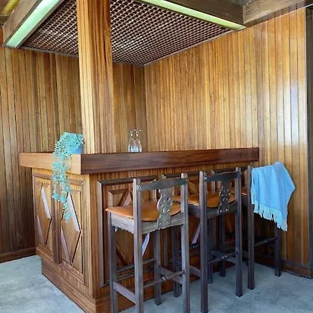 Spacious With A 3 Bedrooms With Ocean View And A Bar And Reading Space Apartment *