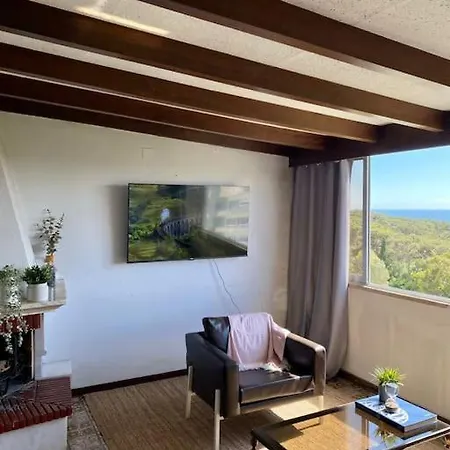Apartment Spacious With A 3 Bedrooms With Ocean View And A Bar And Reading Space Linda-a-Velha