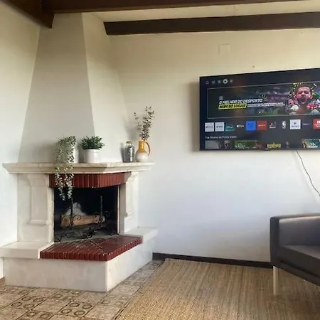 Spacious With A 3 Bedrooms With Ocean View And A Bar And Reading Space Apartment Linda-a-Velha