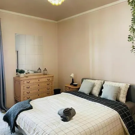 Spacious With A 3 Bedrooms With Ocean View And A Bar And Reading Space Apartment Linda-a-Velha
