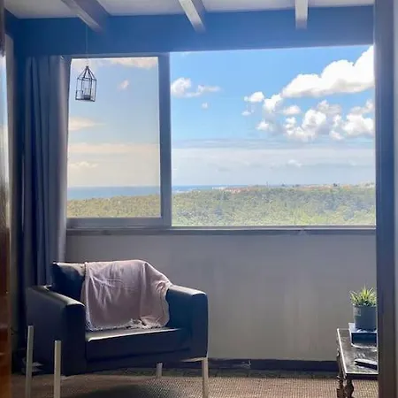 Spacious With A 3 Bedrooms With Ocean View And A Bar And Reading Space Apartment