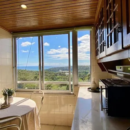 Spacious With A 3 Bedrooms With Ocean View And A Bar And Reading Space Apartment